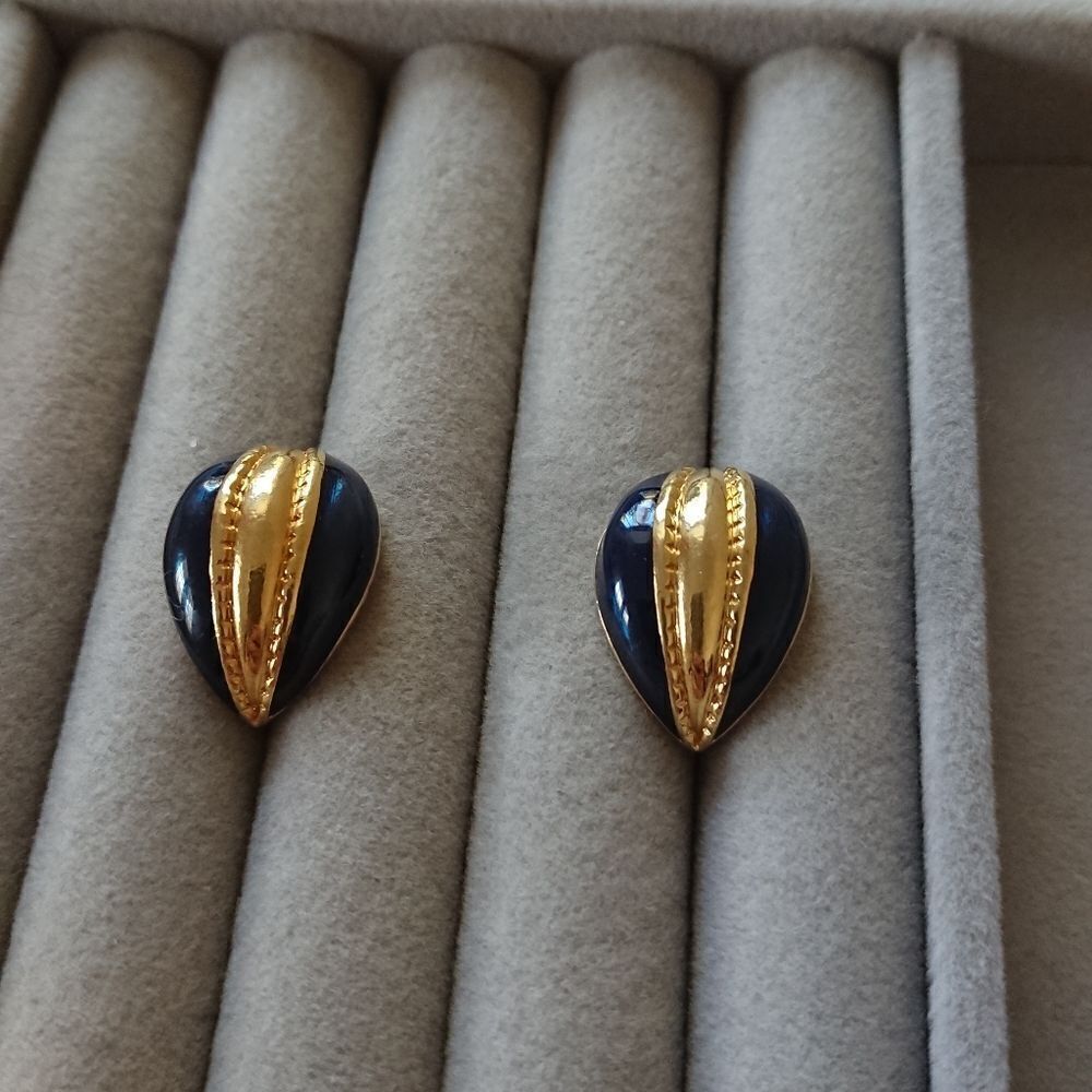 Vintage AVON blue seas button pierced earrings